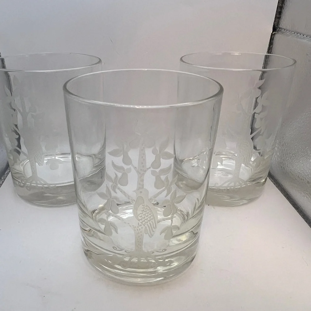 Bergdorf Goodman Partridge in a Pear tree crystal glass etched tumblers Set of 3